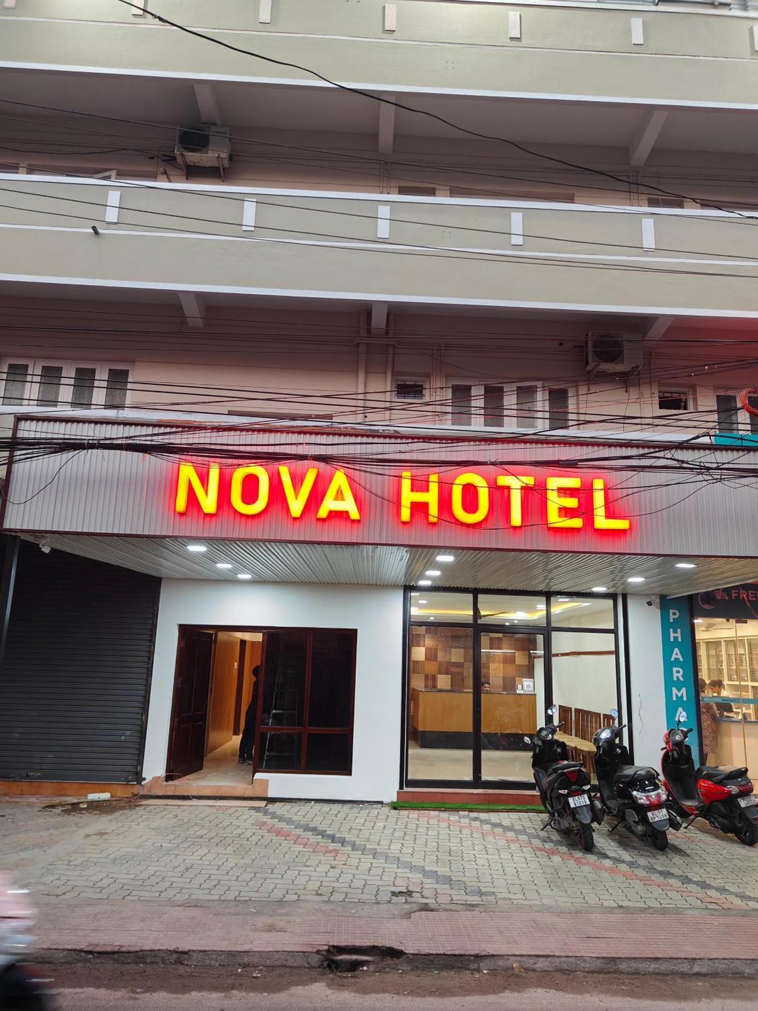 Hotel Nova Kochi エクステリア 写真